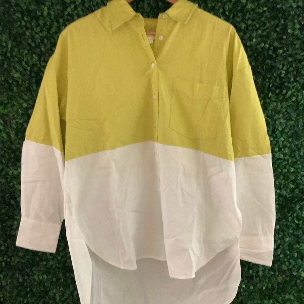 Anthropologie Maeve The Bennet Button Down Shirt  Medium Excellent Condition